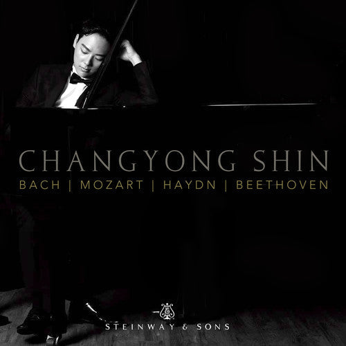 Mozart / Shin - Changyong Shin Plays [CD]