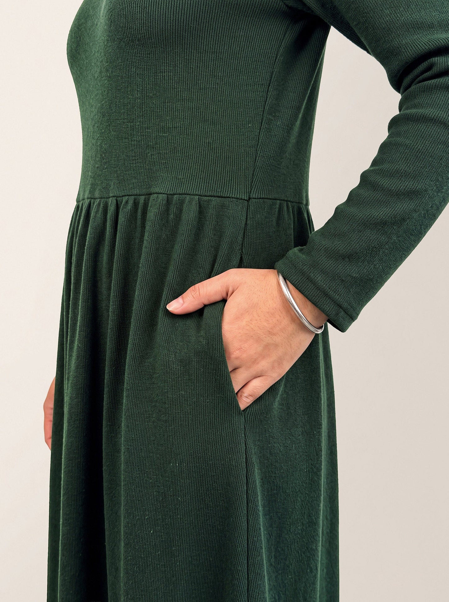 Lyocell Ruffle V Neck Gathered Waist Knit Midi Dress BRIELLE