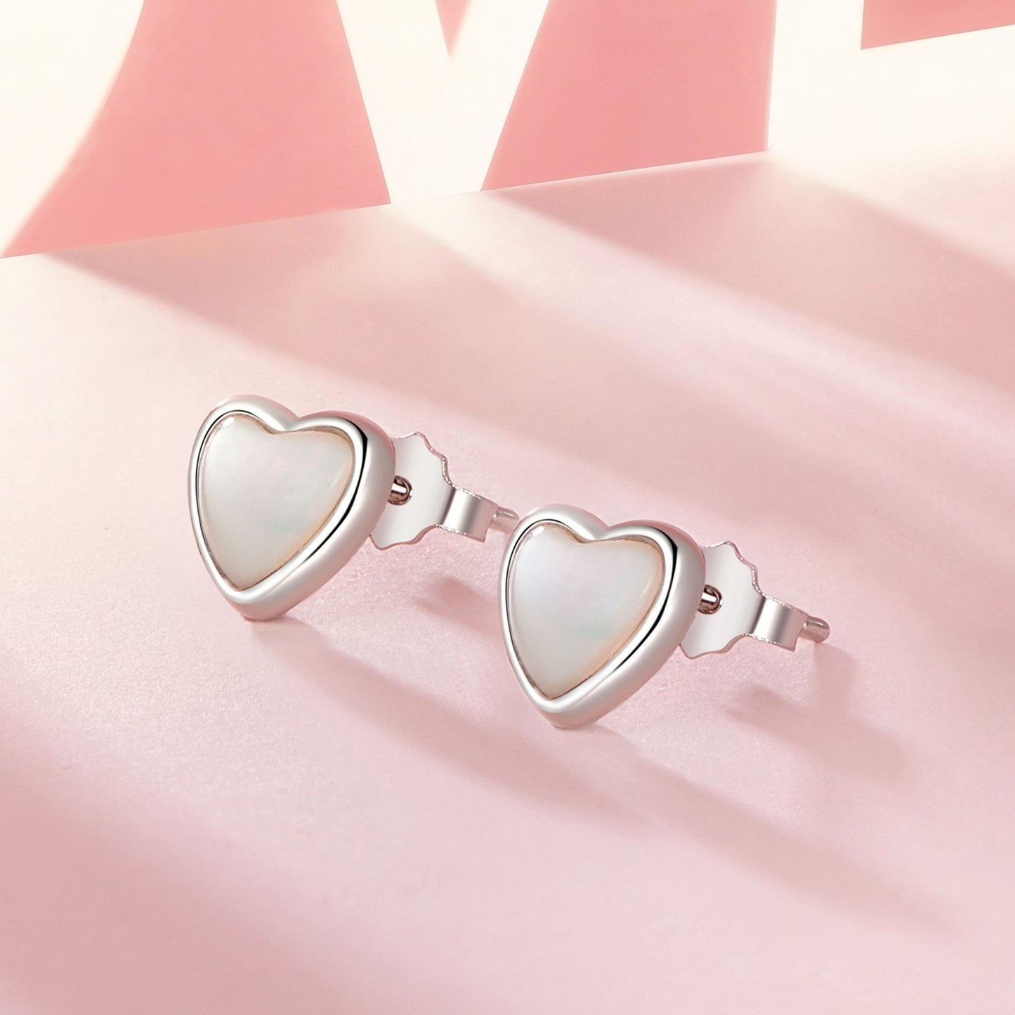 925 Sterling Silver White Shell Plated White Gold Earrings Size 7*8mm